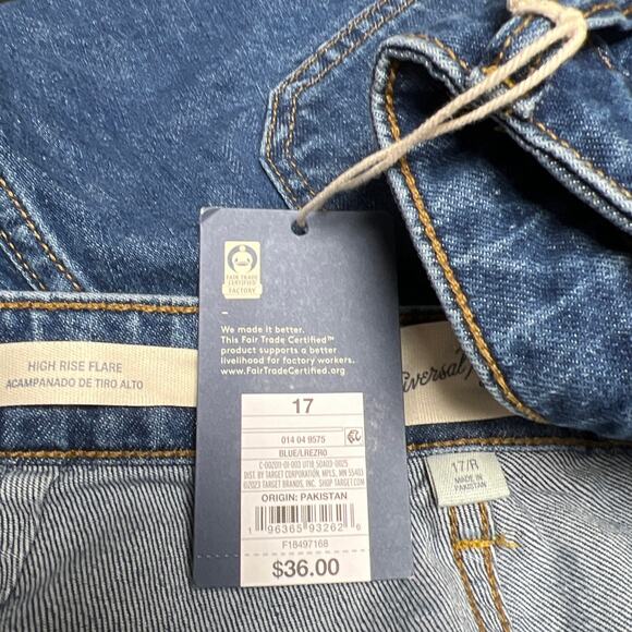 NWT Universal Thread High Rise Flare Denim Jeans Medium Wash Junior Size 17R - Picture 4 of 6